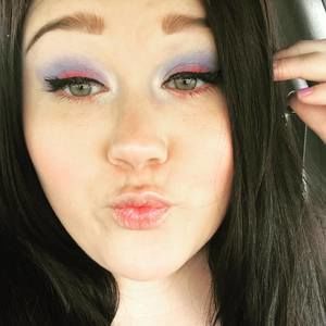 Meet your Posher, Tabitha